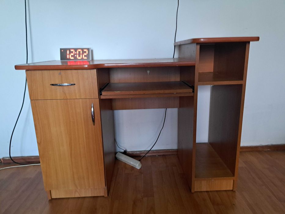 De vânzare, Birou pt calculator