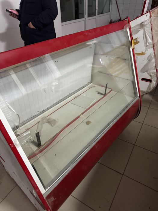 Вертрина холодильник