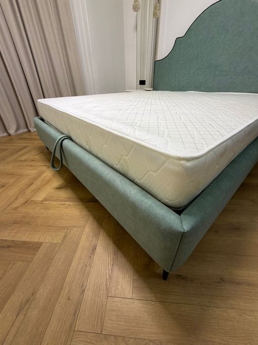 Спальная кровать