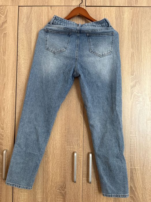 Свежи дънки с камъни