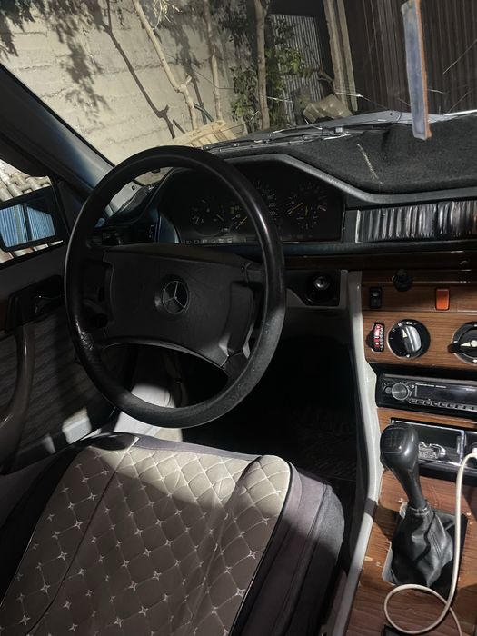 Продам мерседес бенз 124