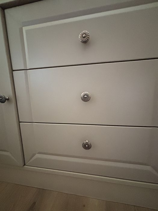 Мебели за спалня