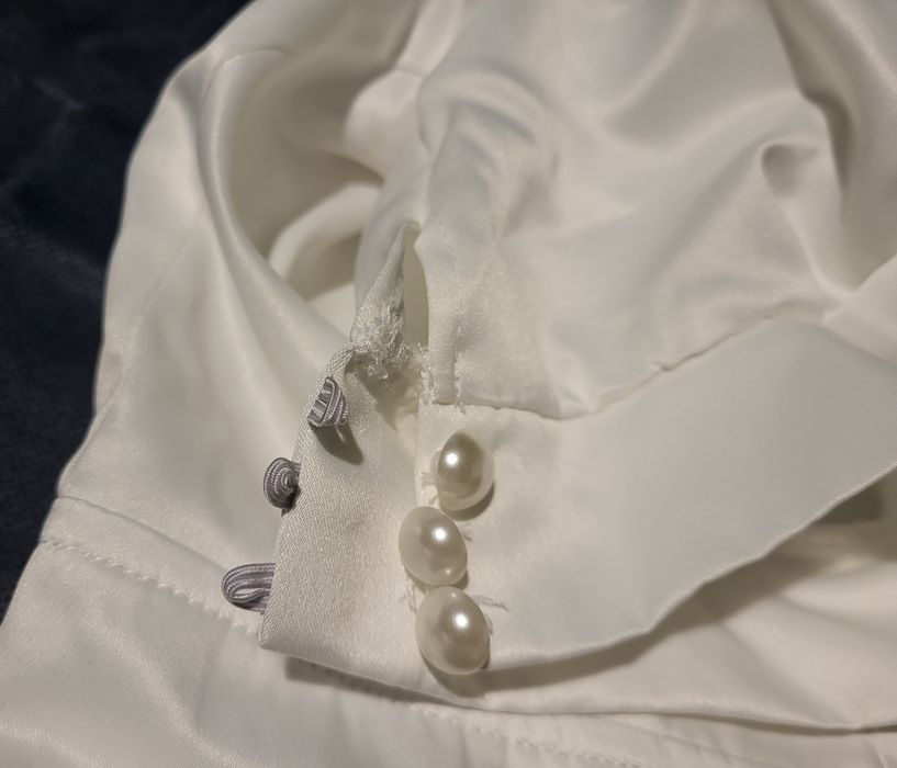 Vand rochie alba noua, nepurtata, clos potrivita masura M-L