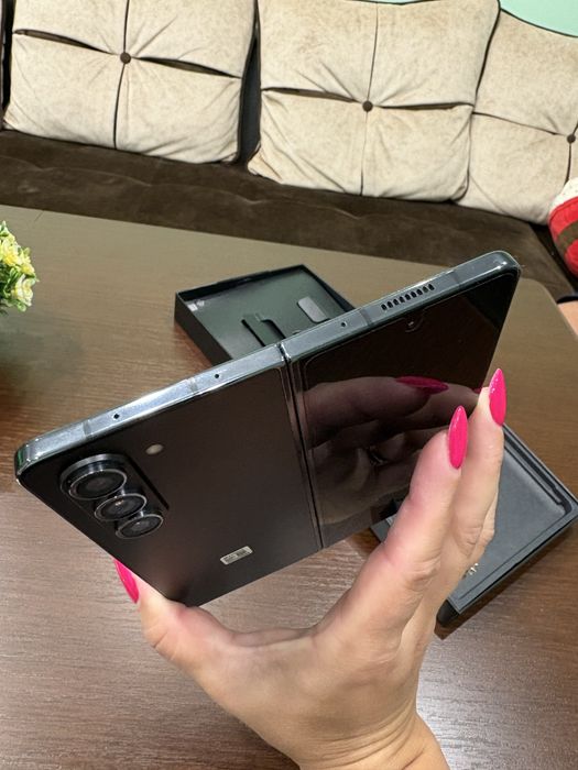 Samsung Galaxy Z Fold5