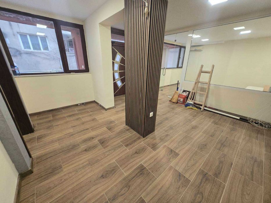 Дава се под наем Офис в Варна, Гранд Мол Варна - 100 кв.м за 747.66 € - Снимка #5