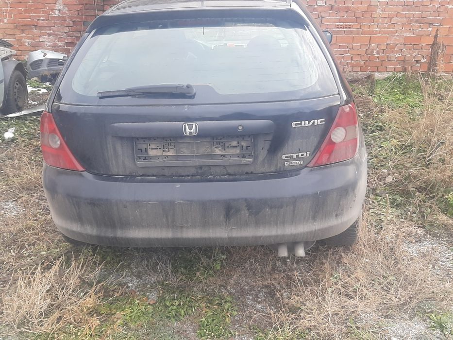 Хонда  сивик 1 .7дизел.2005год.перфектен двигател,скорости,радиатори