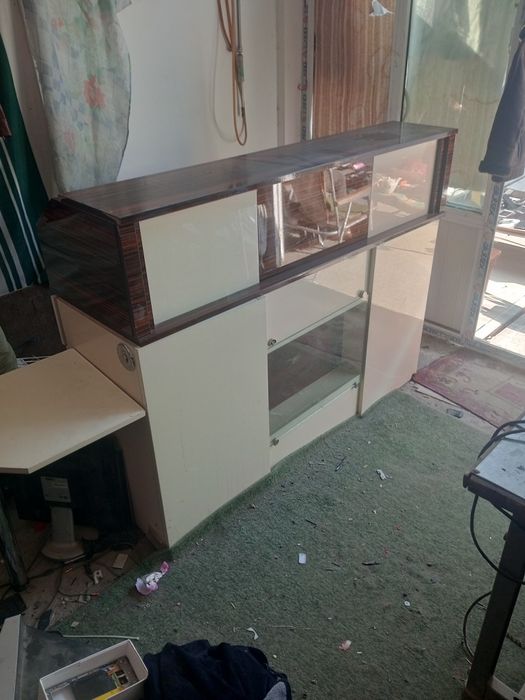 Барни стойка мебел