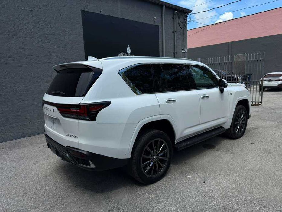 2025 Lexus LX 700h F SPORT Handling