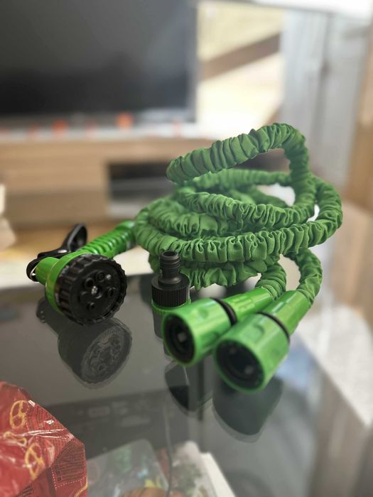 Furtun Extensibil pentru Gradina 30 m + Pistol din plastic cu 7 jeturi