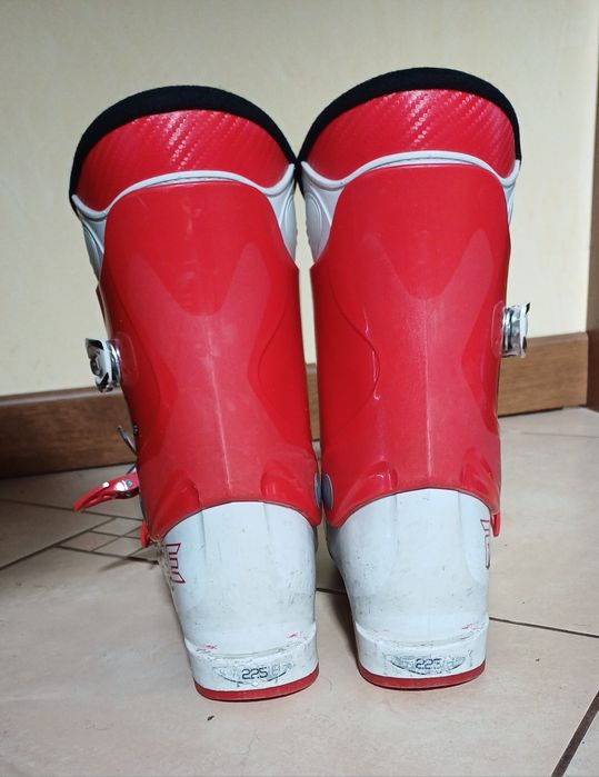 Clapari schi Atomic junior 35 1/2
