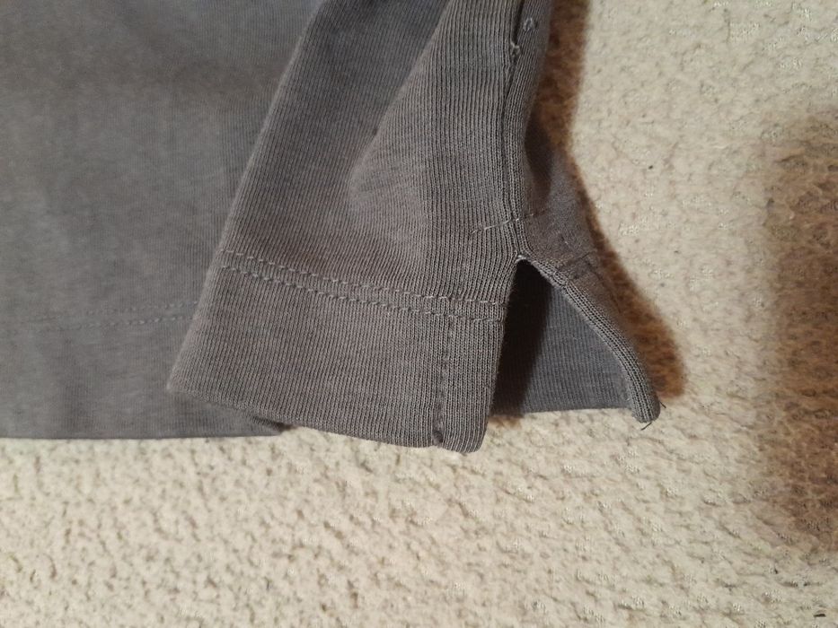 Тъмно сива тениска