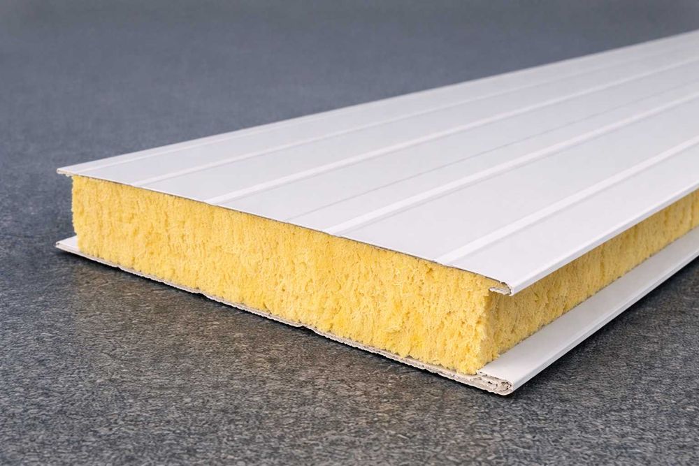Panouri sandwich vată bazaltică 100 mm – pentru hale, depozite, ferme