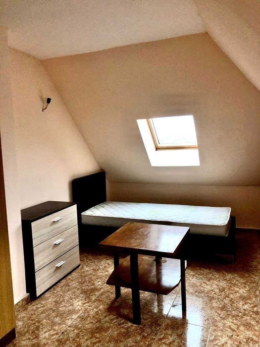 Дава се под наем Двустаен апартамент в Бургас, Изгрев - 83 кв.м за 190 € - Снимка #2