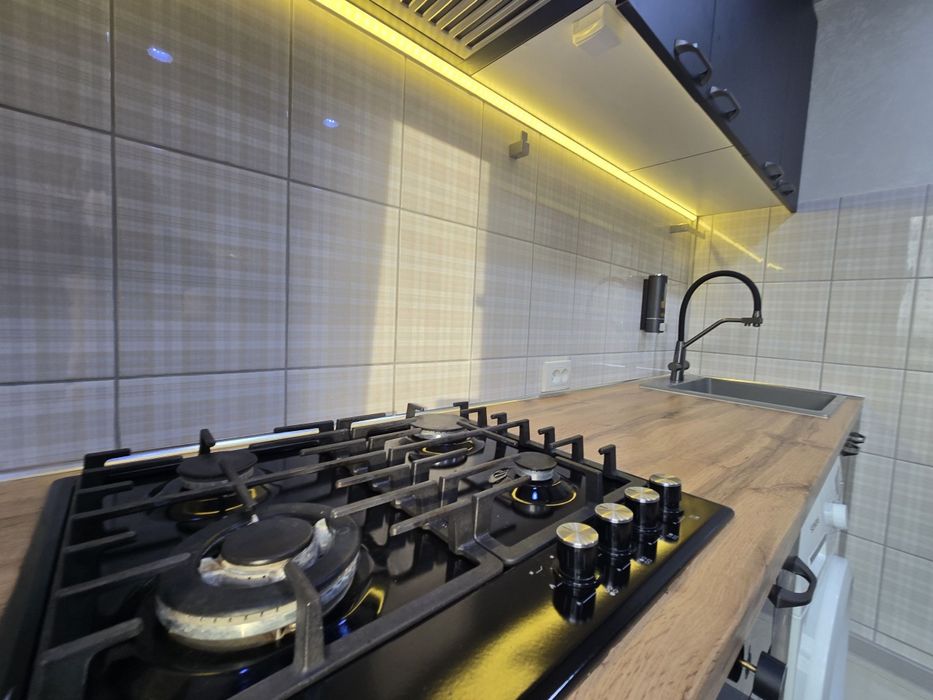 Прдам Евро Квартиру с мебелью без маклера.