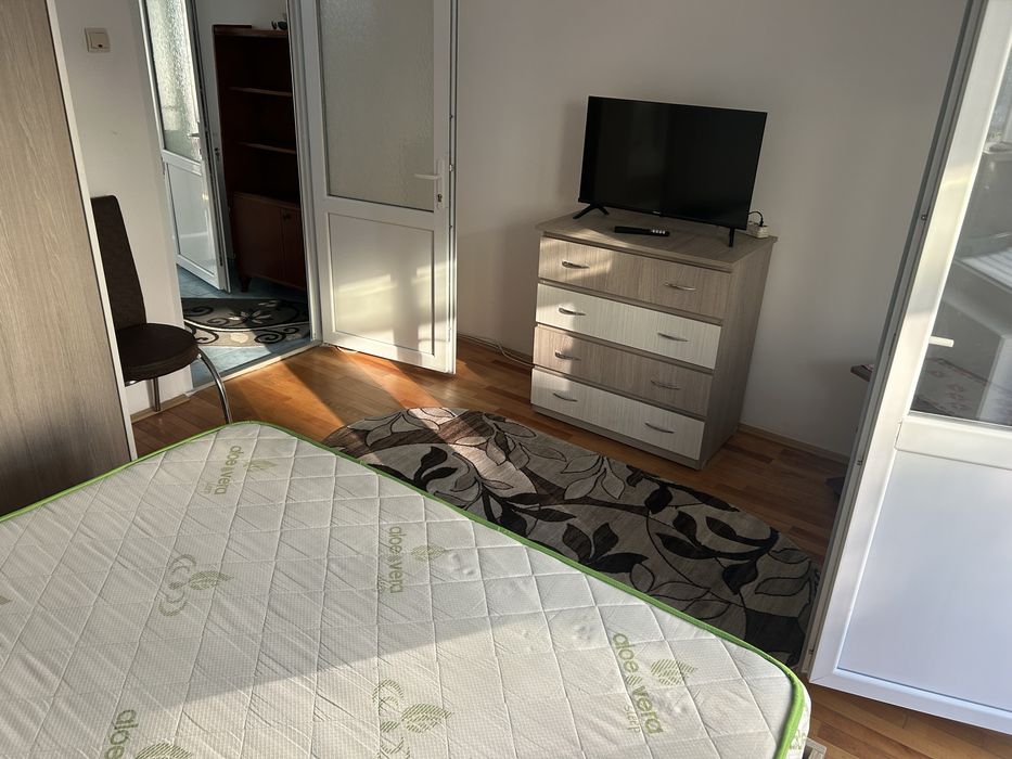 De inchiriat ap doua camere 78 m doua balcoane , et 1 complet mobilat si utilat !!