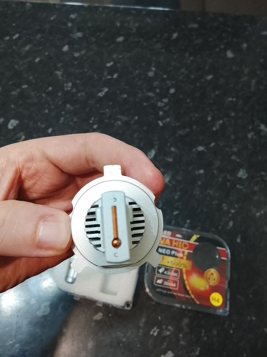 Led лампы H4 жёлтый свет