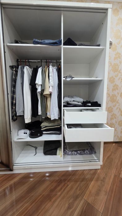 Здравствуйте! Продаётся спальный гарнитур