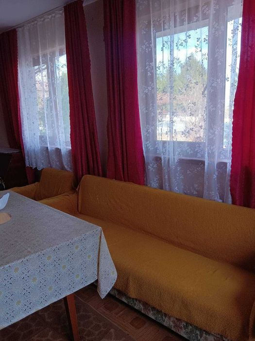 Двуетажна къща в Малина