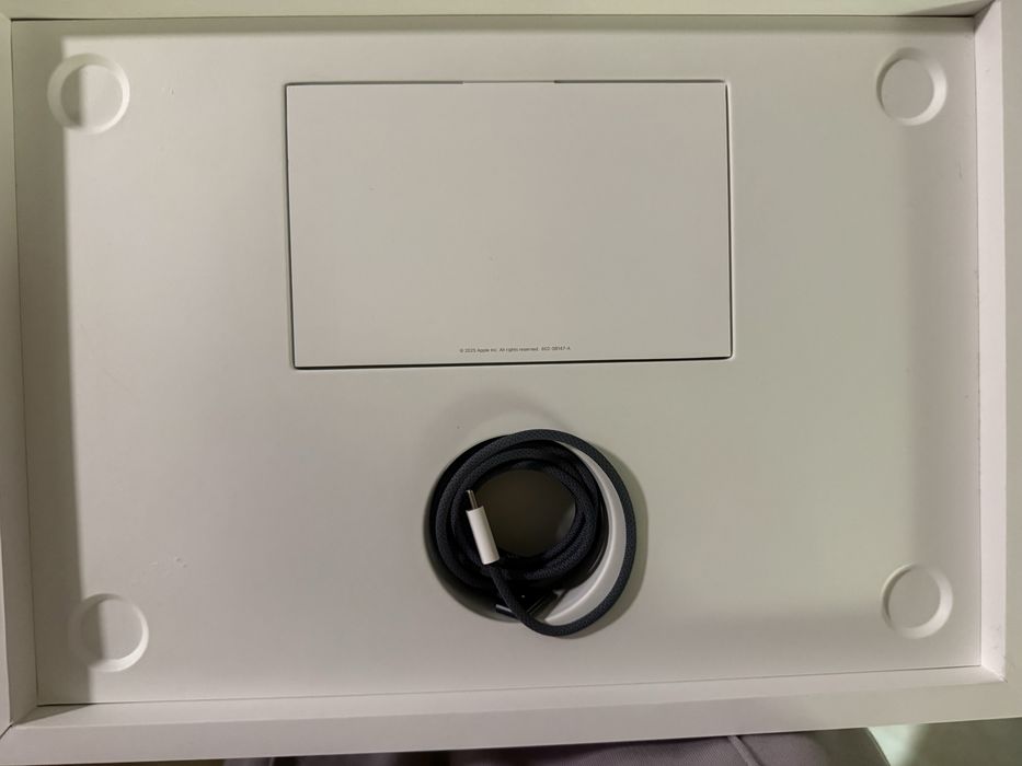 Macbook Air 15 M4/Midnight 256 GB