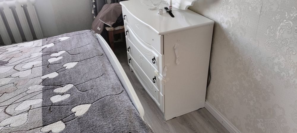 Продам спальный гарнитур