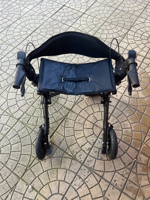 Ролатор - проходилка  / чисто нов /