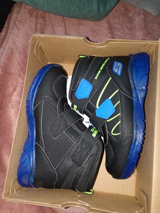Vând ghete copii Skechers Lights noi