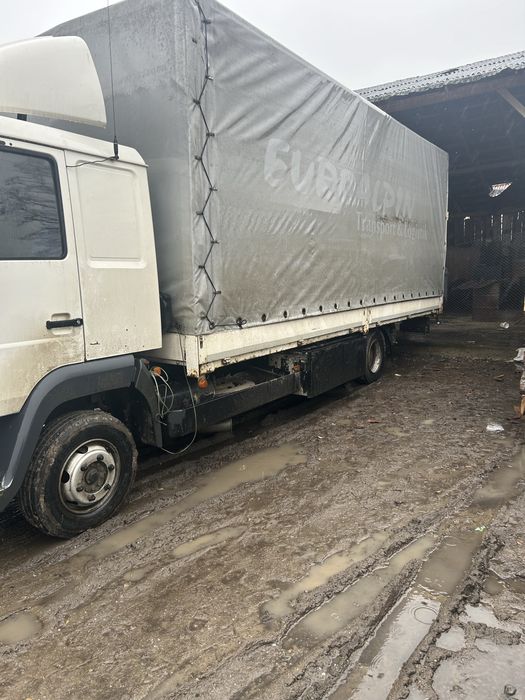 Camion 7,5 tone MAN LE 220 carosat cu lift