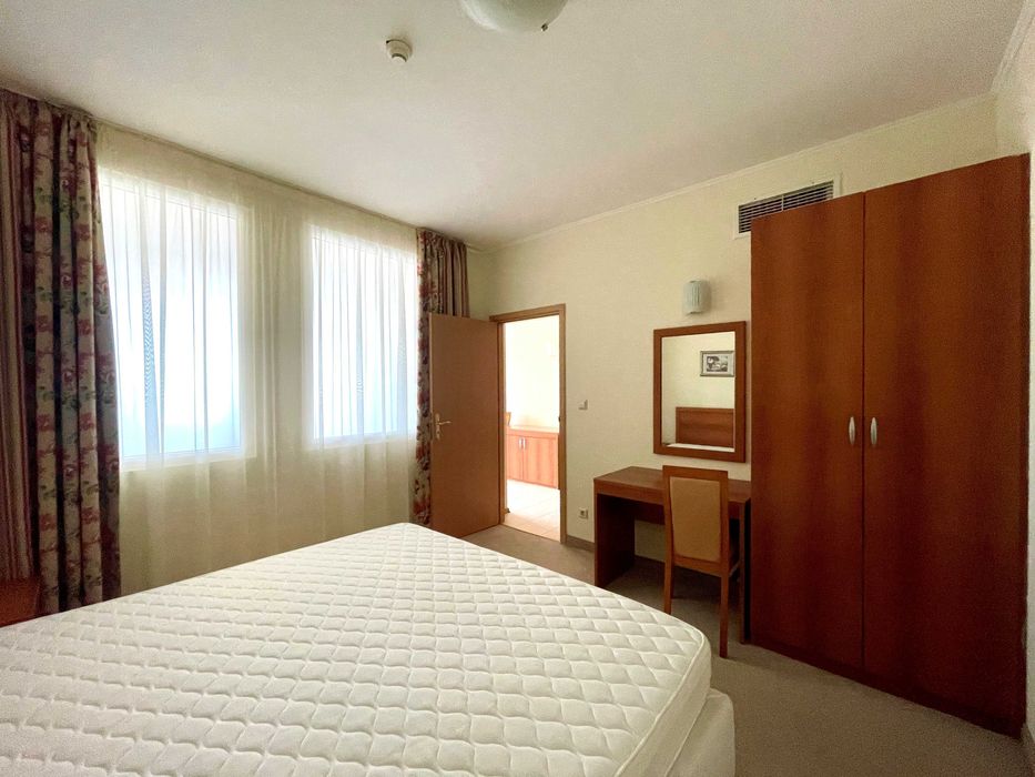 Просторен двустаен в Sunset Resort на първа линия море