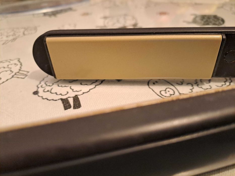 Placa ceramică pentru îndreptat părul Philips