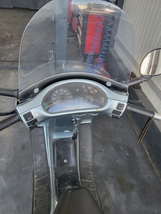 Vand Scuter Piaggio Hexagon