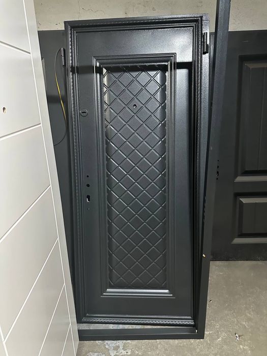 Temir eshik,желеный дверь