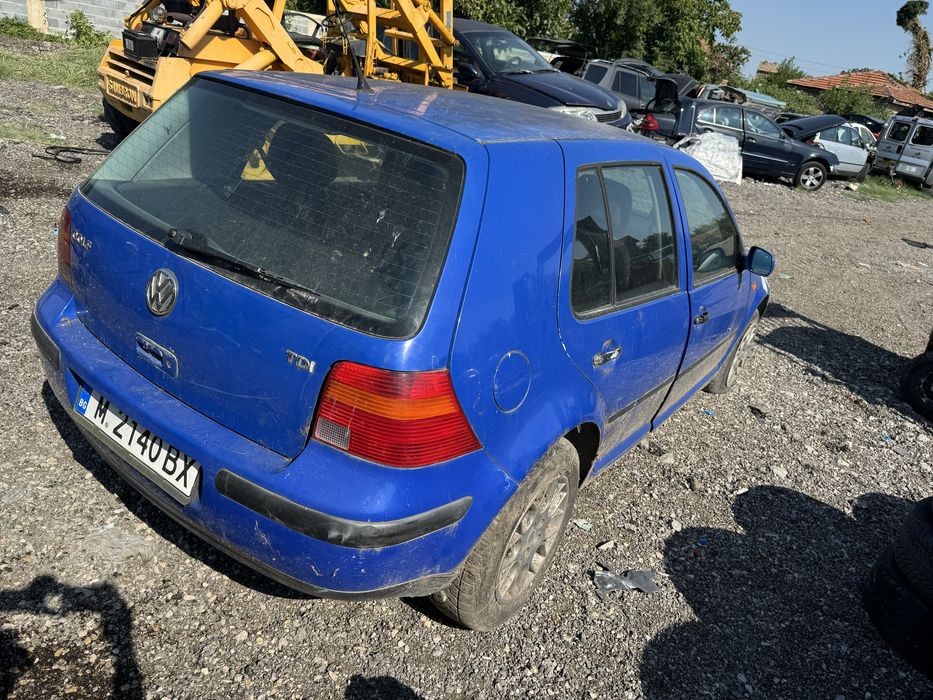 Голф 4 1.9 дизел 110 кс само на части