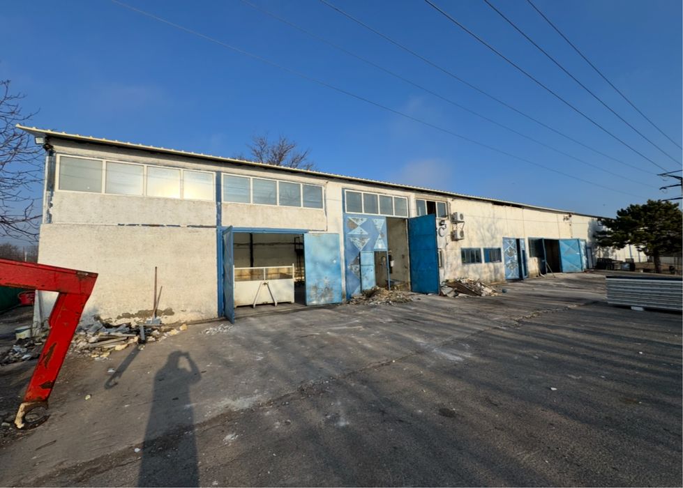 Hale comericale , agricole inveliri cu tabla sau panouri sandwich