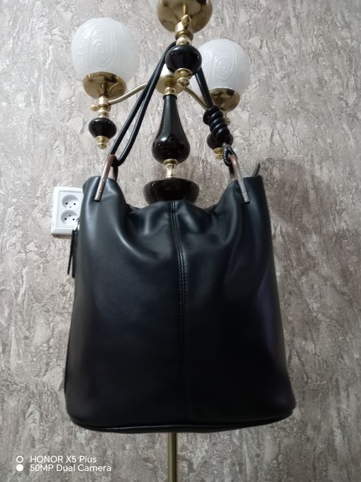 Женские вещи отличного качества, мало ношенные, есть и новые.