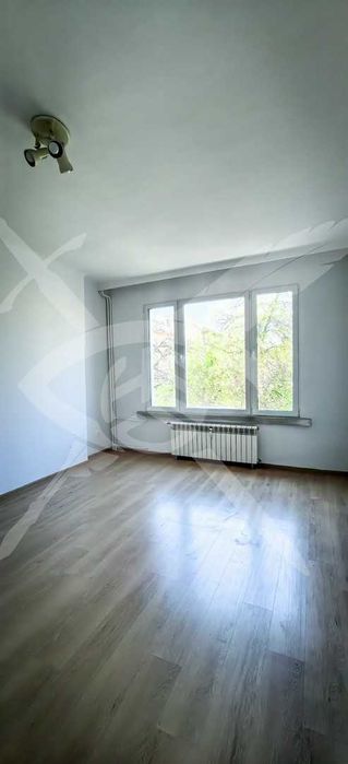 Дава се под наем Тристаен апартамент в София, Център - 100 кв.м за 997.05 € - Снимка #13