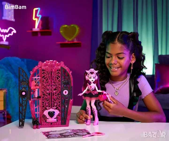 Оригинална кукла Monster High Monster Mysteries-Draculaura/19 изненади
