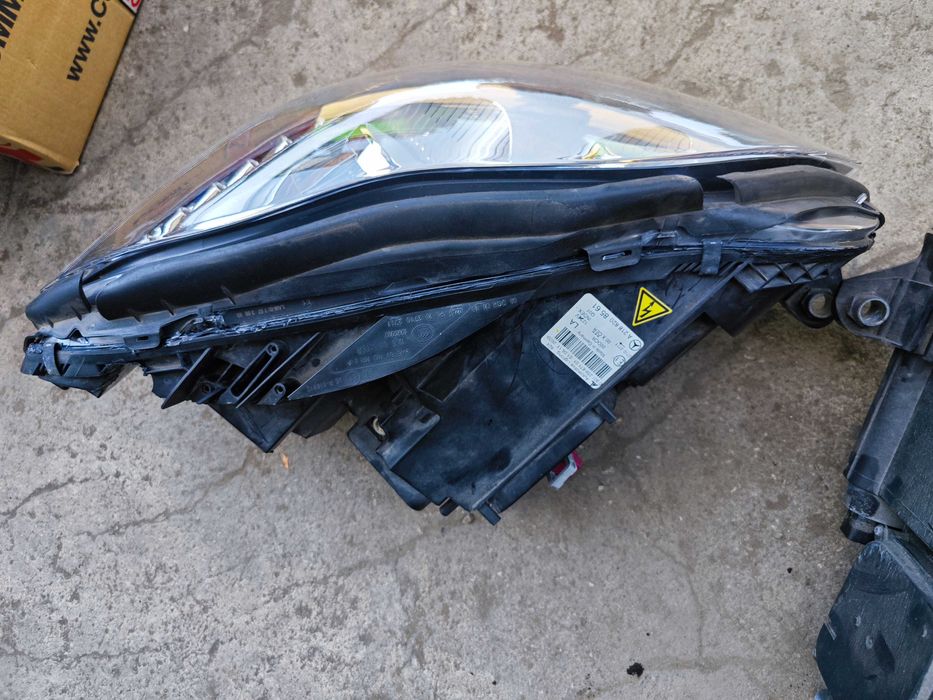 Фарове Mercedes CLS W218 2011 + ксенон добро състияние Мерцедес ЦЛС