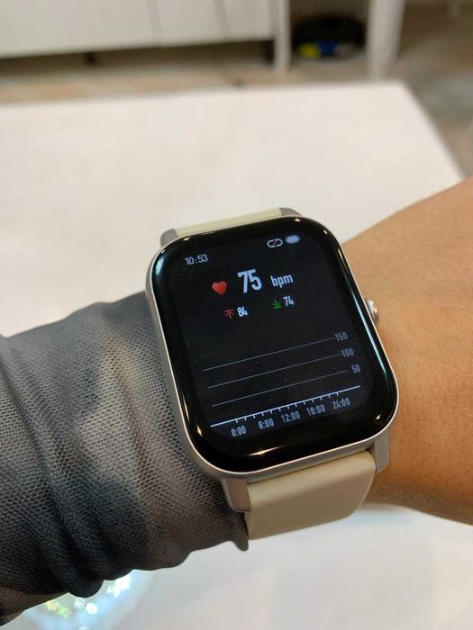 Смартчасовник Smartwatch 1.69 инча - чисто нов