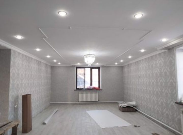 Поклейка обоев.Левкас под обои. Галтели. .