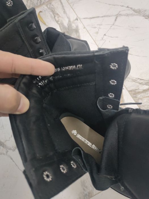 Ботинки с высоким бертсом