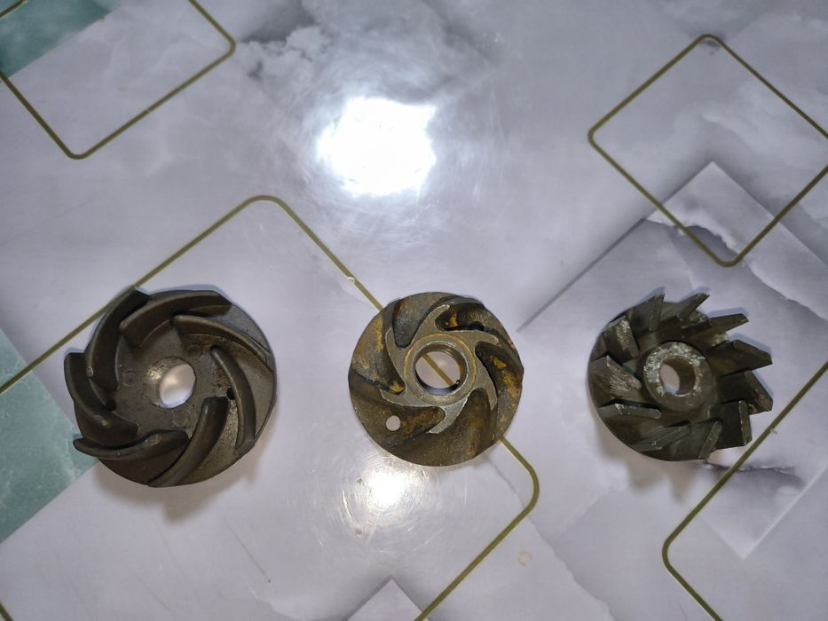 Крыльчатки с помпы водяного насоса от авто