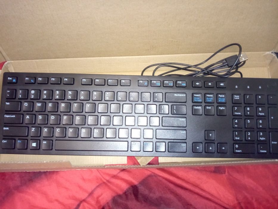 Vând tastatura nouă în cutie Dell