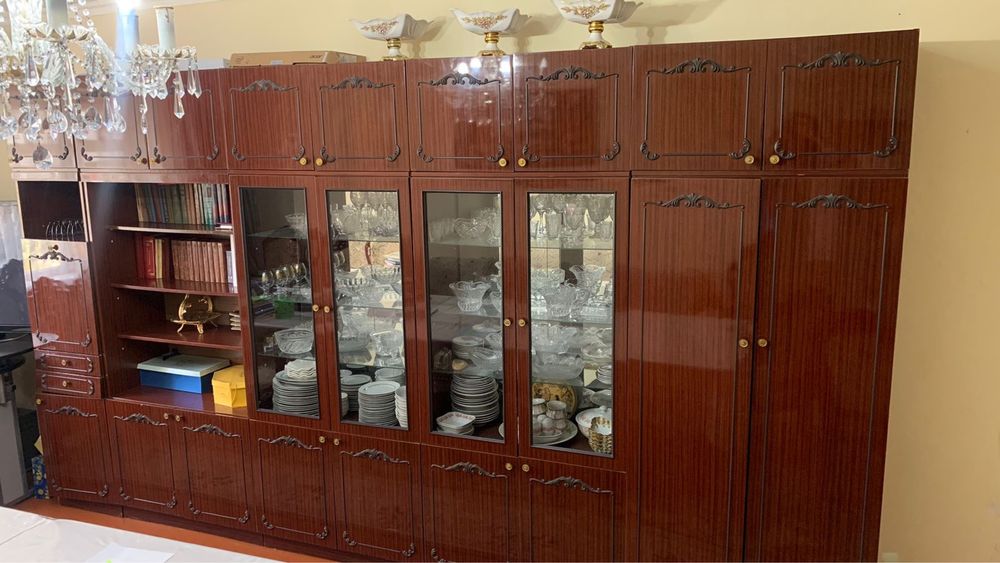 Стенка для зала +12 шт стулья+ компьютерный стол