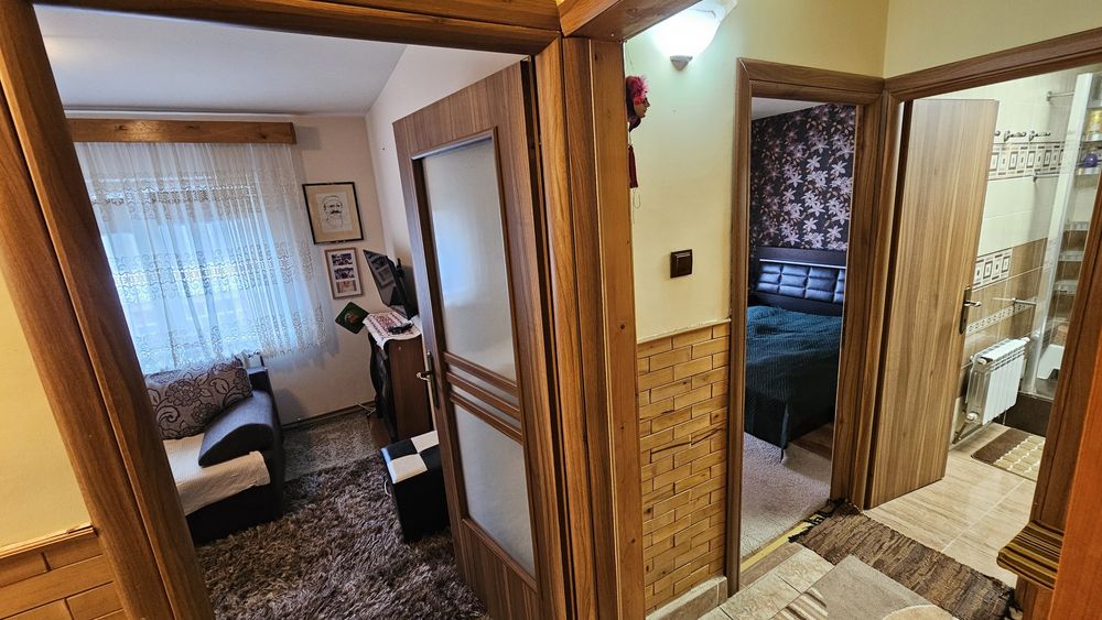 Apartament 3 camere, 75mp, mobilat, etaj 3/4,  Dallas