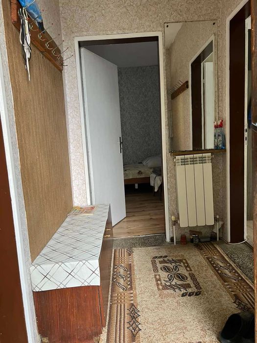 с. Горна Диканя, масивна къща с лок. отопление и геран