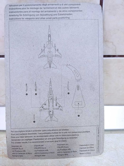 Avion metalic JaguarA scara 1:100