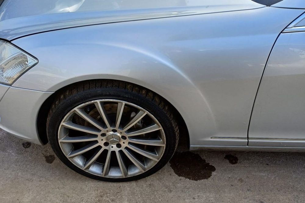 Aripa Stanga Fata Mercedes S Class W221 2009
