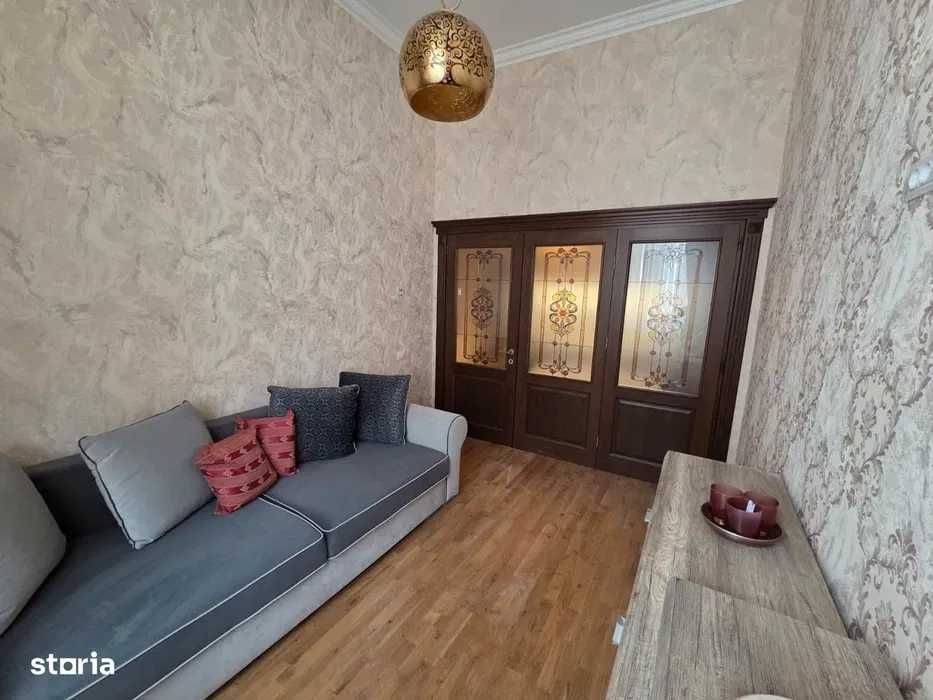 Vând apartament premium cu 2 camere, în centrul istoric al Sibiului, orașul de jos