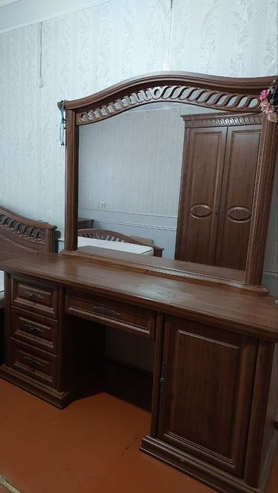 Spalni mebel sotiladi. Srochna.Keng Makon brendi.