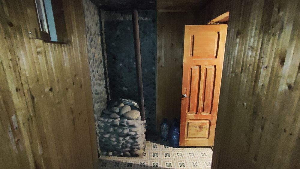 Uy sotiladi 6 sotok shahar urtasida Продается дом 6 соток в центре гор